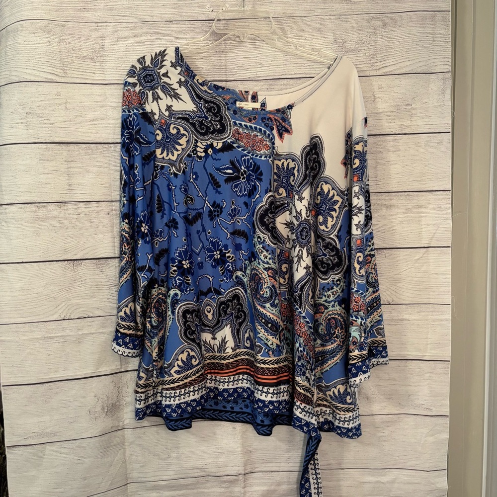 Paisley Print Plus Size Women's Top - Blue and White/Cream (Loc #2)